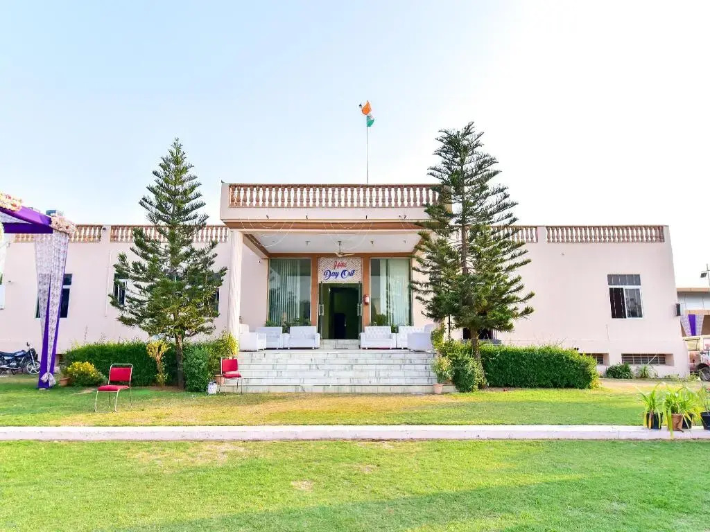 Hotel Day Out by OYO Rooms