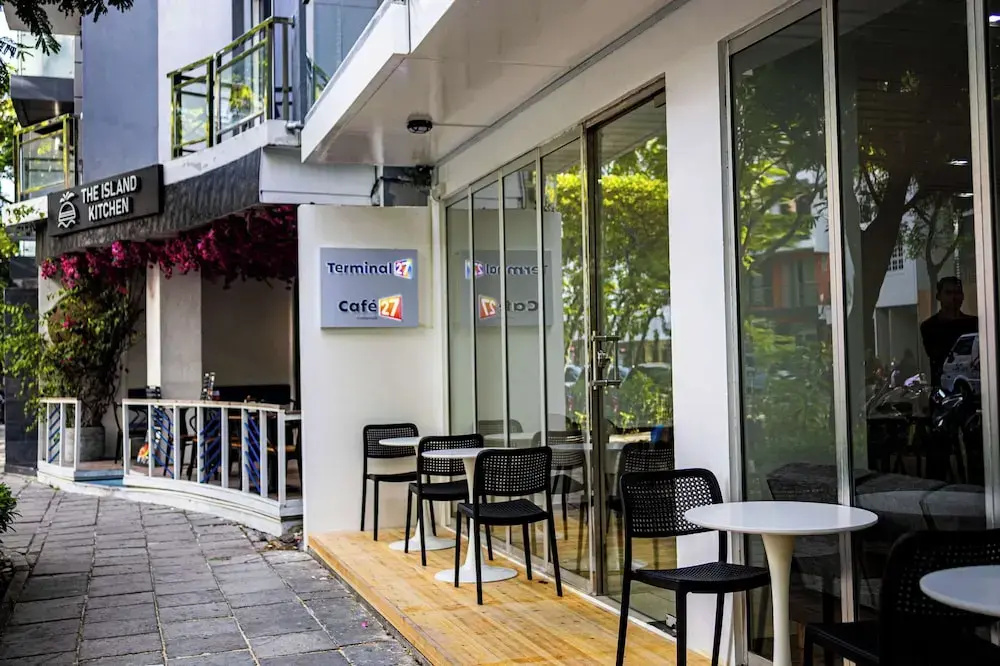 Terminal 27 Hotel
