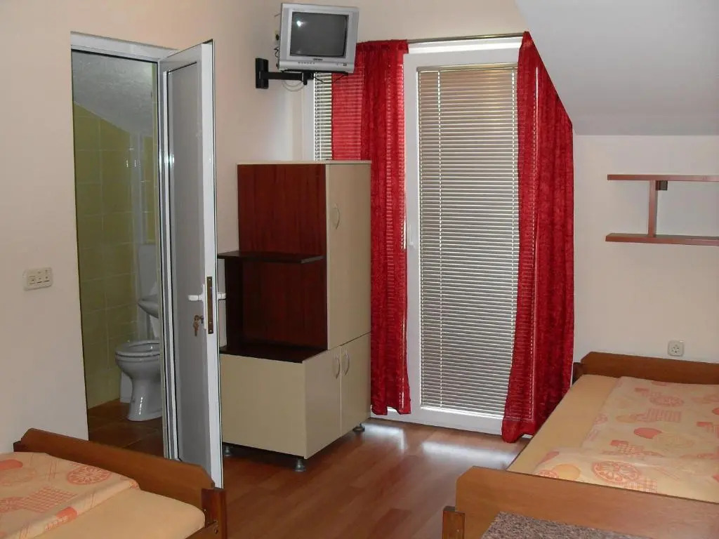 Mitkos Guest House