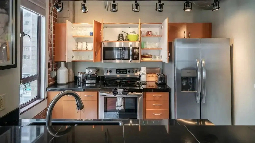 Luxury Downtown Phoenix Loft - Pool Gym Laundry