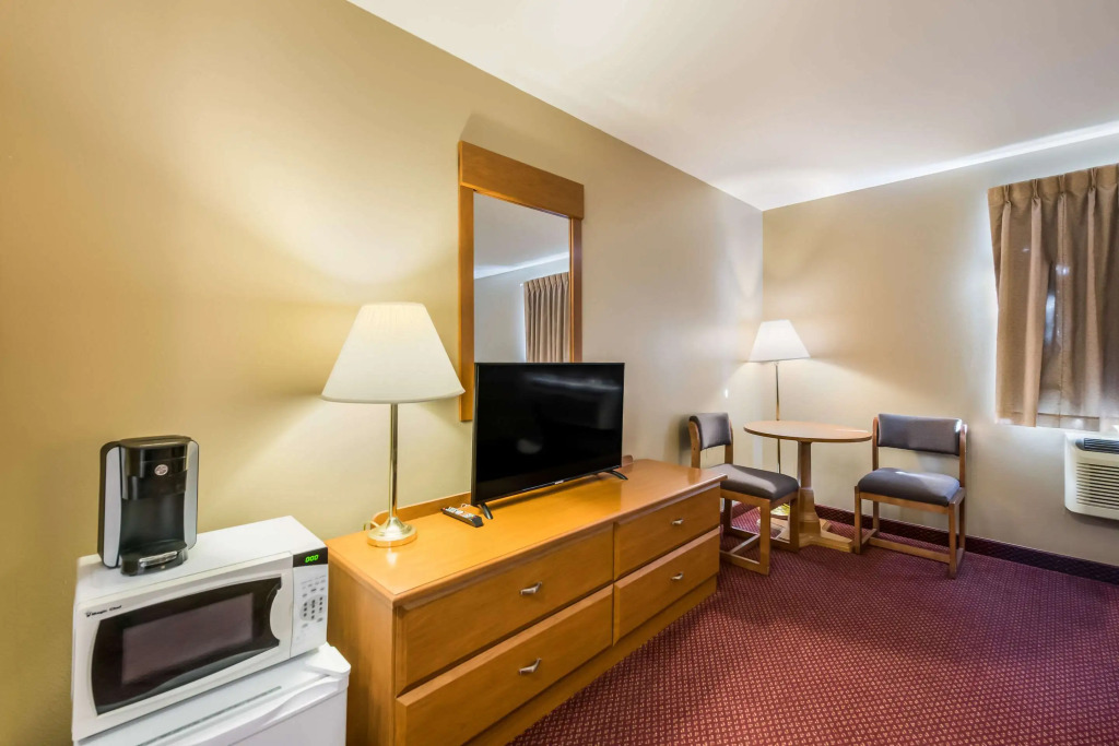 Econo Lodge Rice Lake