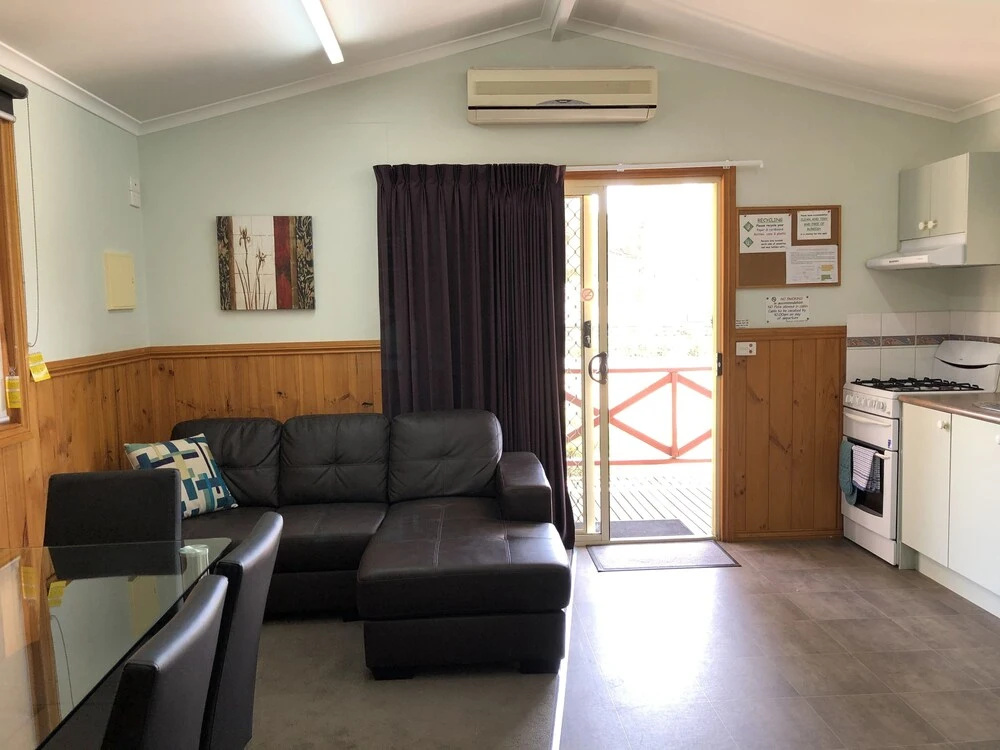Acacia Caravan Park & Holiday Units