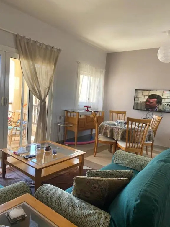 A lovely 2 BR apartment at Waterside