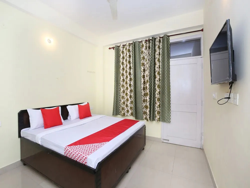 OYO 13805 Home Naphey Singh 1Bhk
