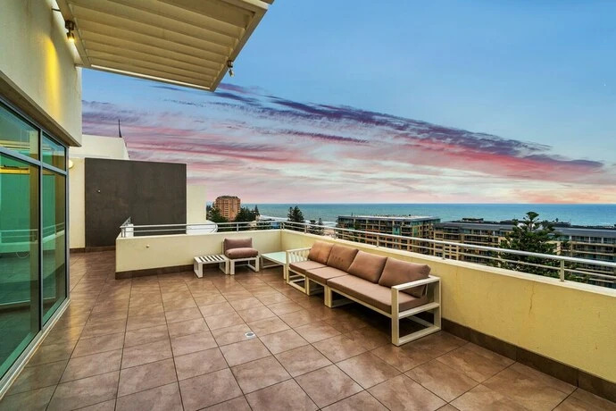 Glenelg Skyline Beachfront Penthouse, Adelaide