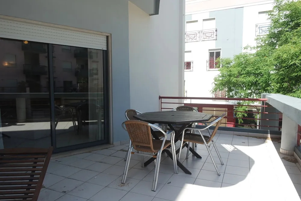 C03 - Avenue Backstreet Flat