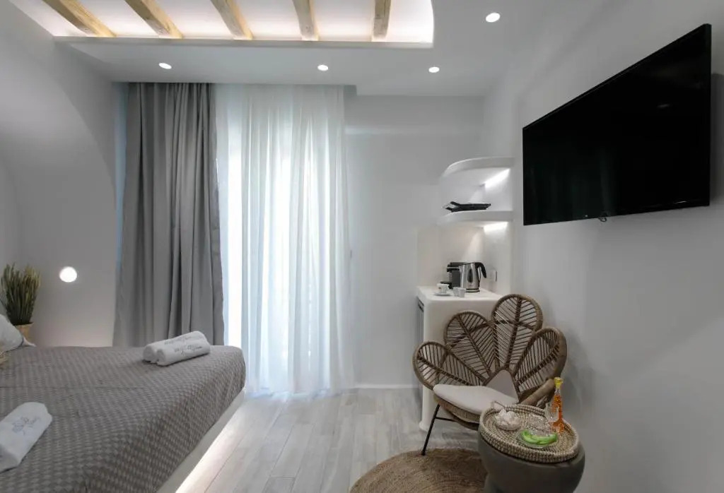 Majestique of Naxos luxury suites