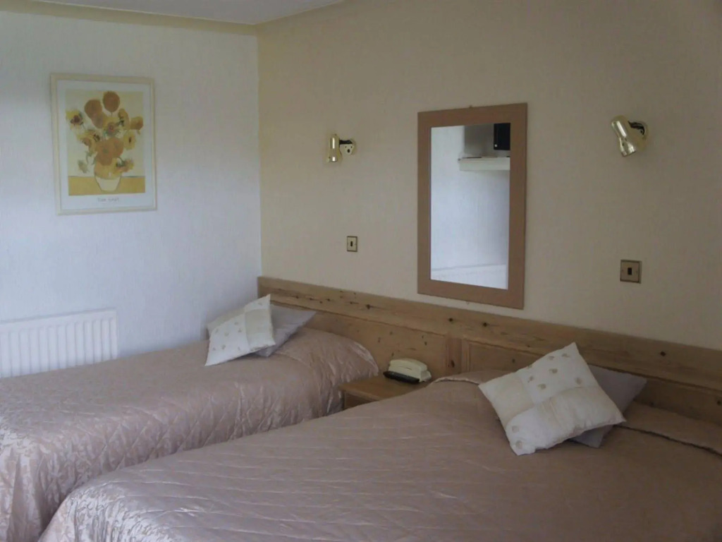 Plas Isa Hotel