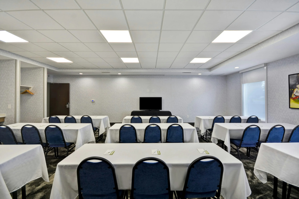 Home2 Suites By Hilton Grand Rapids North