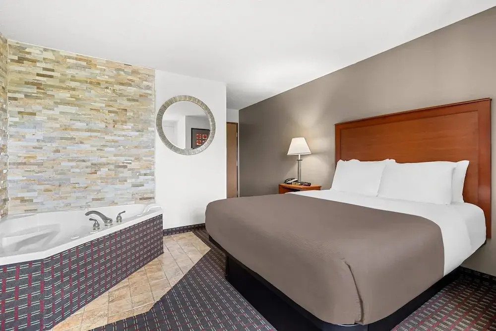 Travelodge by Wyndham Rapid City - Black Hills