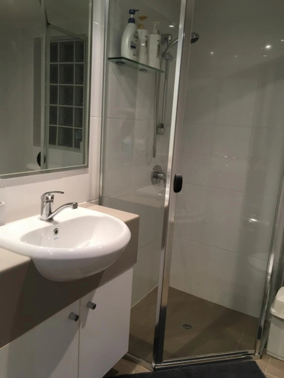 Merivale stay in South Brisbane two beds two baths one parking