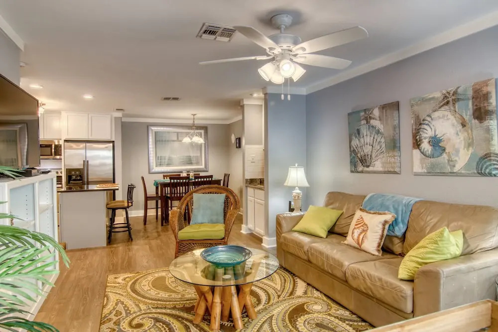 Breezy Bungalow 2 Bedrooms 2 Bathrooms Condo