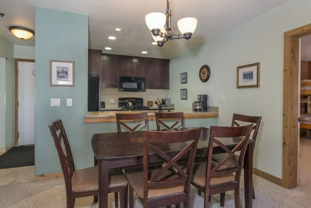 The Meadows 1120 - 2 Br Condo