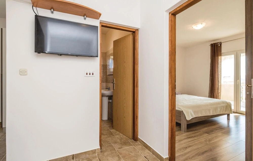 Awesome Home in Povljana With Wifi and 2 Bedrooms