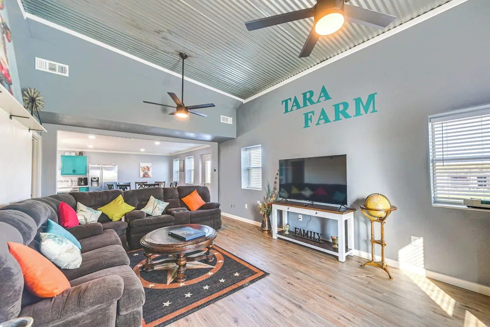 4 Mi to Whitney Lake: Home on 30 Acres!