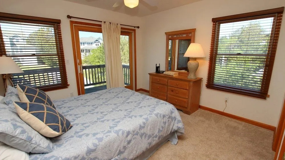 Seaside Manor - 5 Br Home