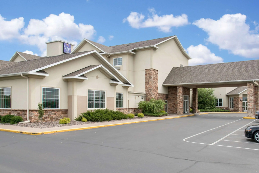 Sleep Inn & Suites Conference Center Eau Claire North
