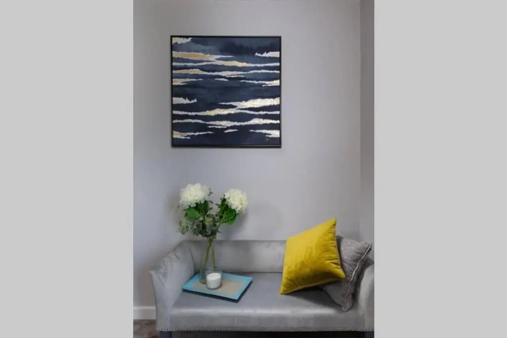 Roseland Apartment 4
