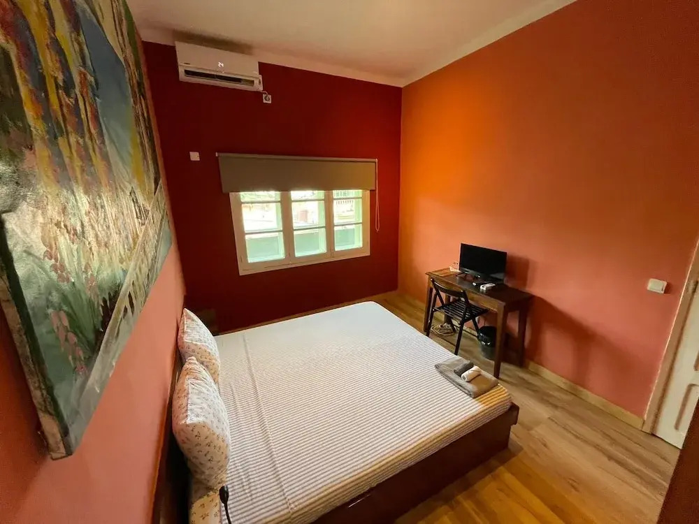 Residencial Avenida Geovanni - Central Sao Tome - Private Bathroom & Solar Backup