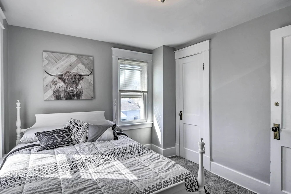 Dog-friendly Home ~ 14 Mi to Highmark Stadium