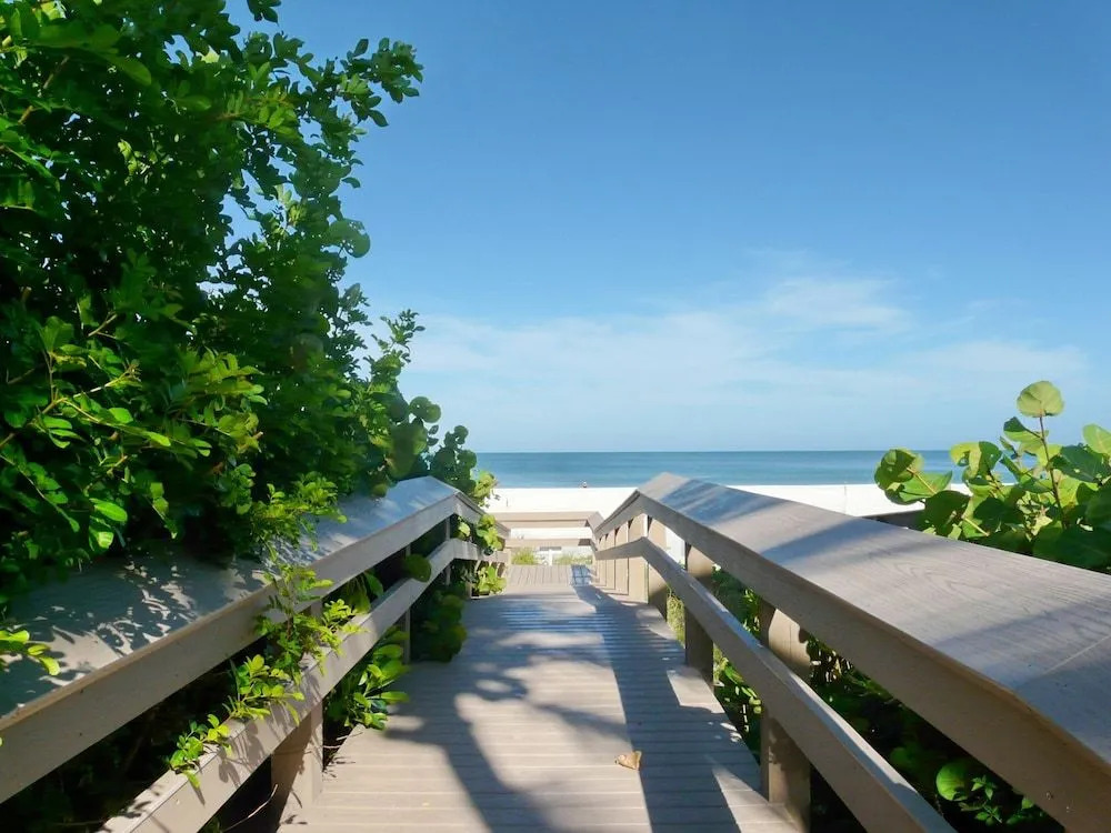 Beach Club 413