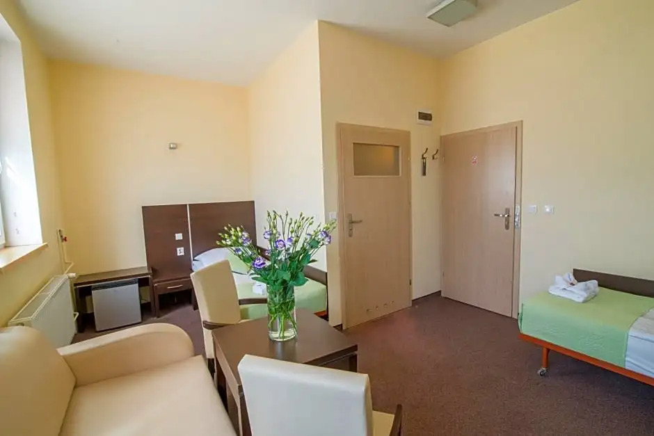 Hotel 104