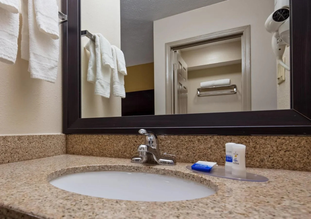 Best Western Paris Inn