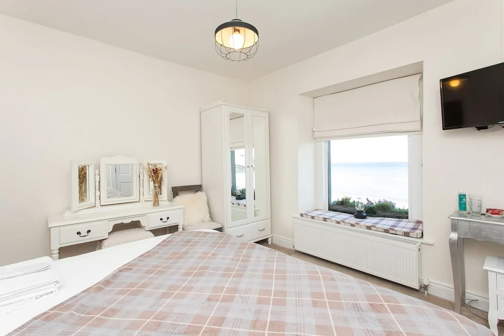 Manse On The Beach