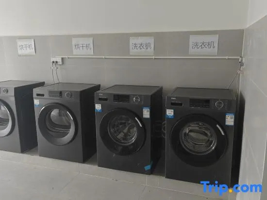 Fengyun Pavilion Hotel (Ruiding City Shopping Center Xinying New City)