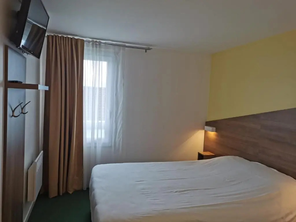 FASTHOTEL PARIS OUEST BOUAFLE