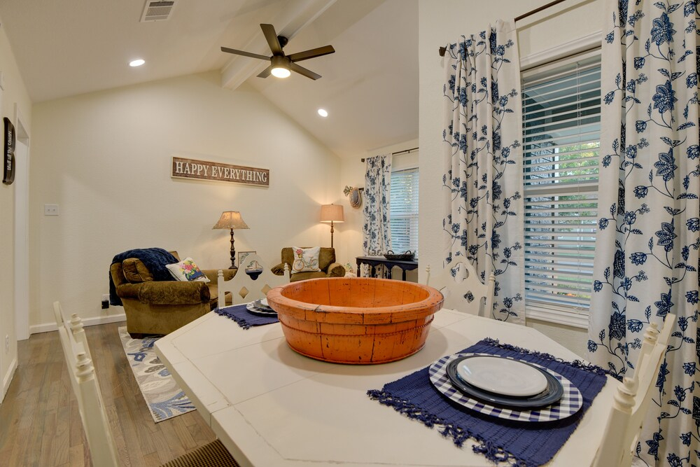 Updated Granbury Home in Historic District!