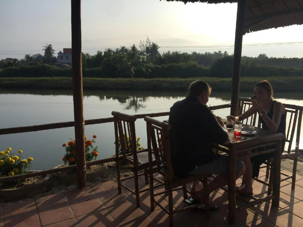 Lakeview Villa Homestay