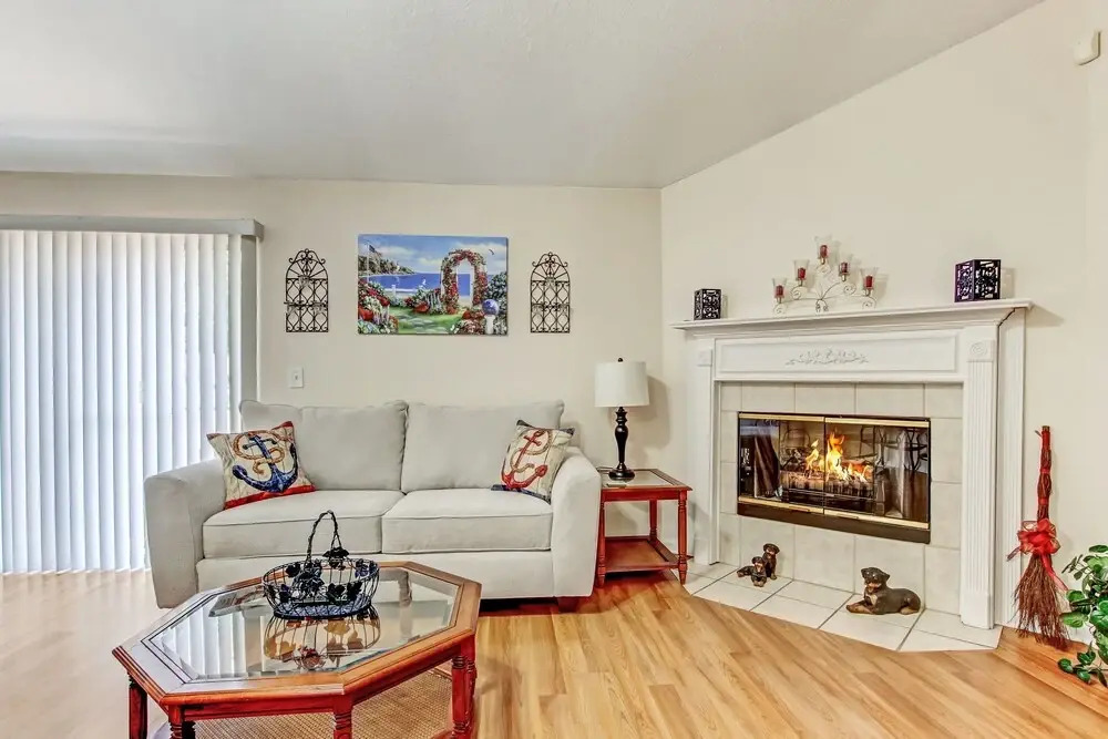 Walk to Beach, Spacious House, Huge Outside Patio