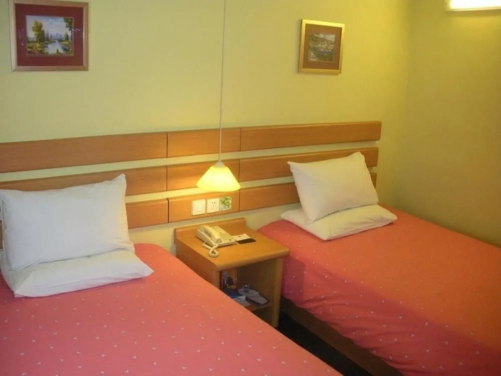 Homeinn Business Hotel (Jinan Red Star Macalline Lishan Road Subway Station)