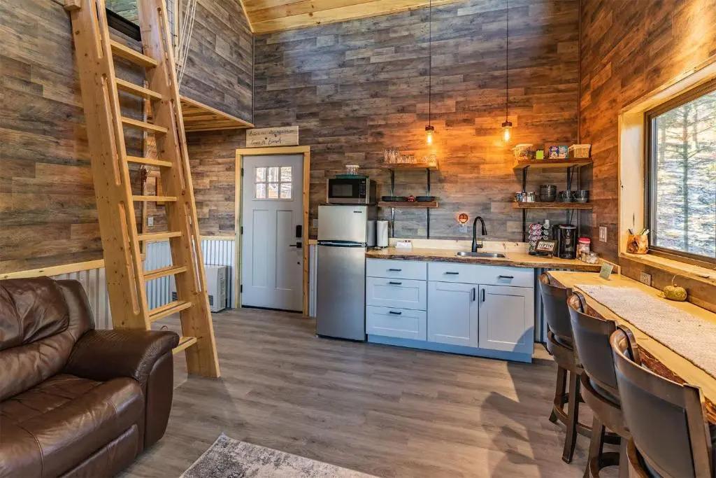 RidgeWalk Treehouse