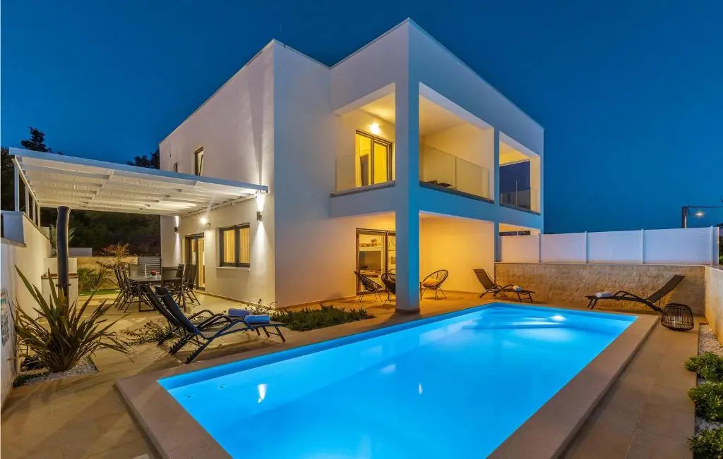 Cozy Home In Linardici