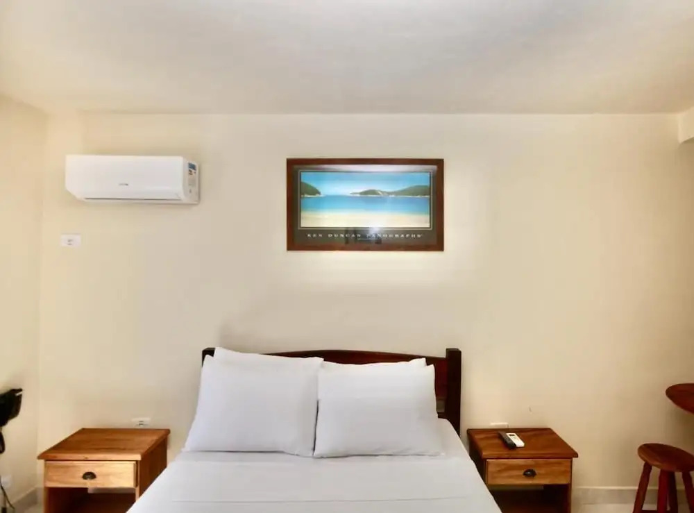 Colonial Hotel