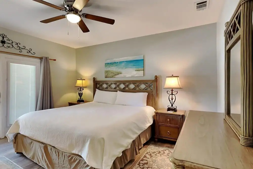 Destin Breeze by Southern Vacation Rentals