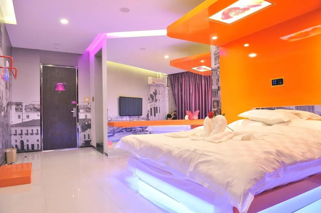 Eaka Hotel