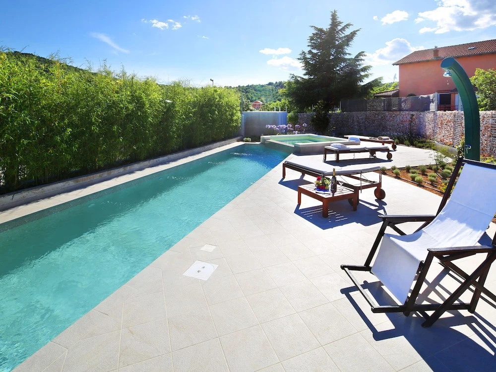Amazing 2 Villa Property, Fenced Garden With 2 Private Pools