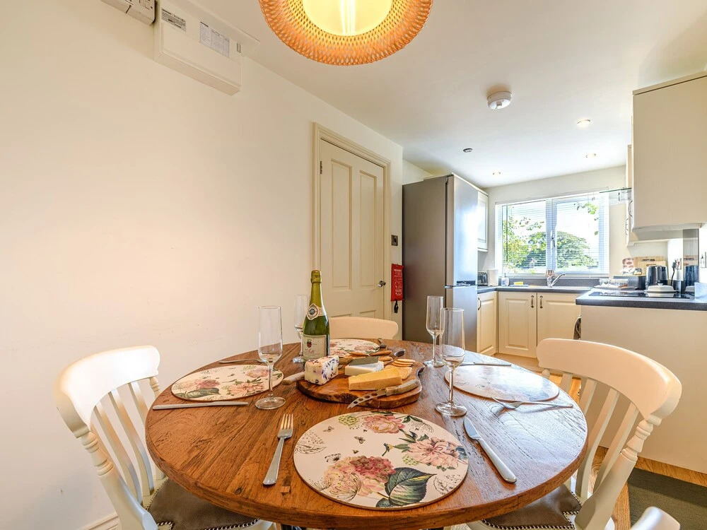 2 Orchard Leigh