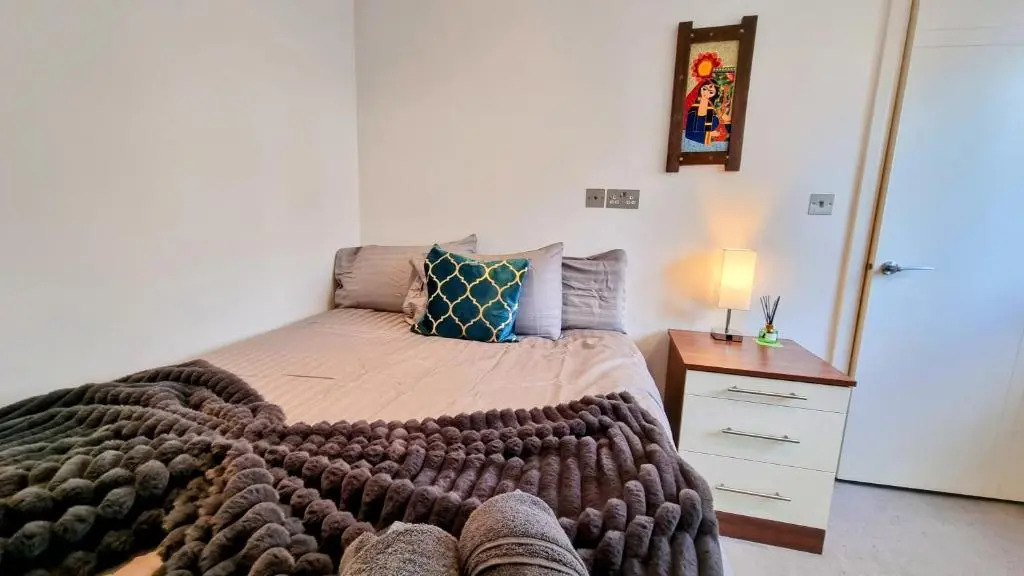 Surbiton Luxury Garden House 19