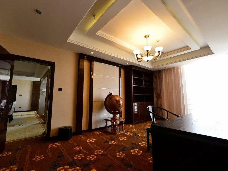 Huang He  International   Hotel