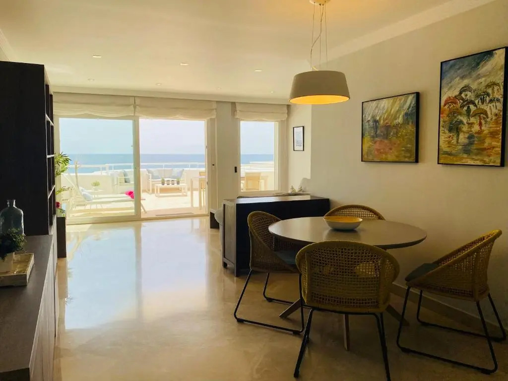 D9 Espectacular y moderno apartamento en primera línea - Estepona - Sinfonia del Mar