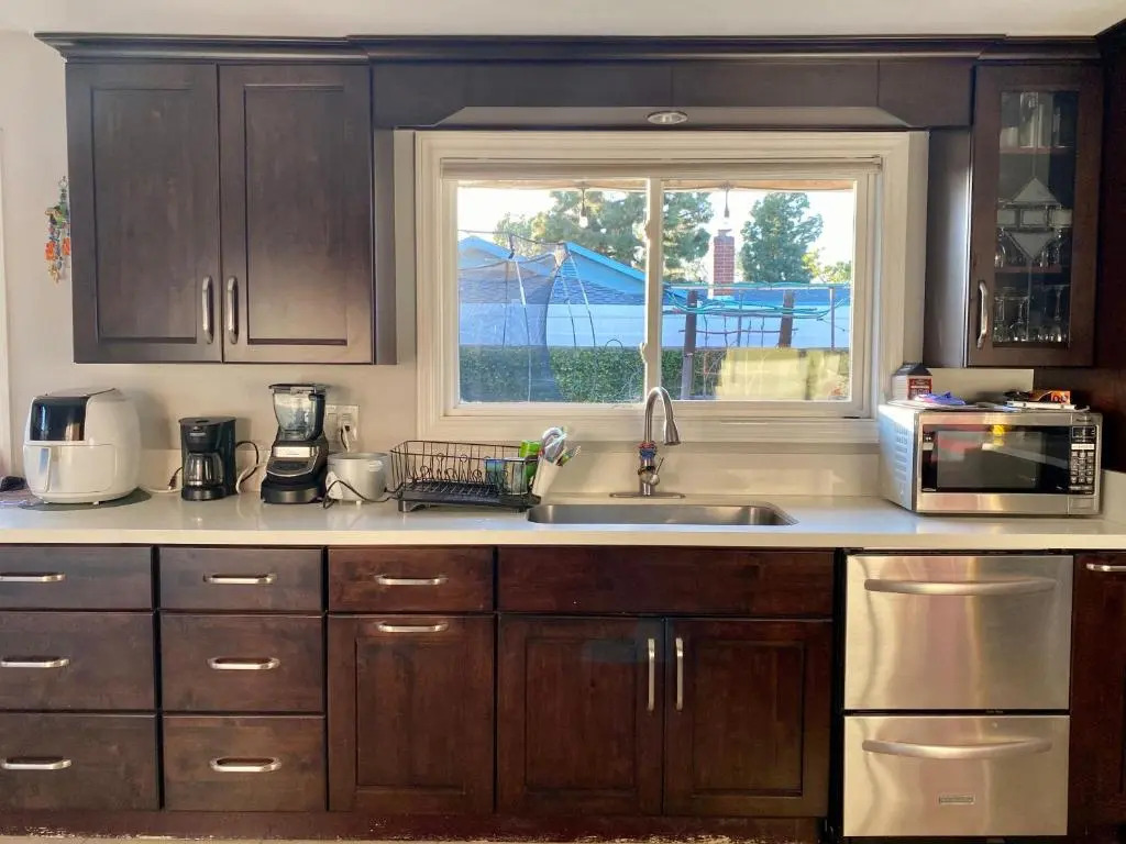 Costa Mesa Homestay - Private Rooms with 2 Shared Baths and Hosts Onsite