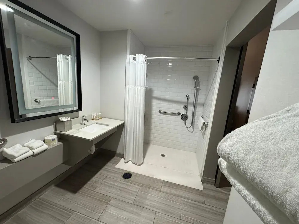 Surface Boutique Hotel, Will Rogers Airport, Fairgrounds, Restaurant & Bar