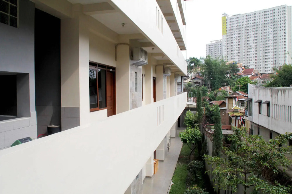 OYO 1699 Verona Residence