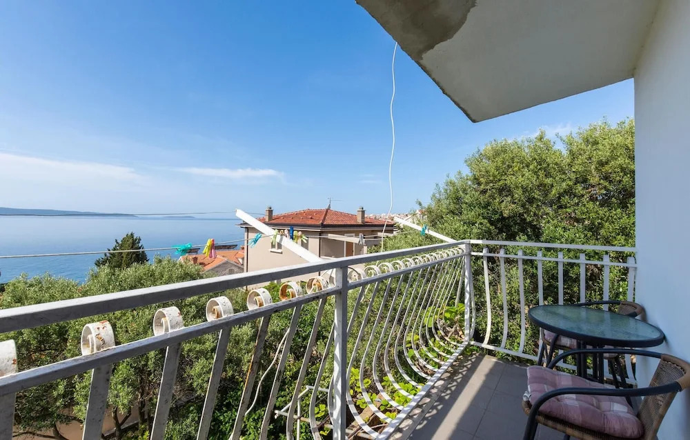 Beautiful Apartment in Okrug Gornji With Wifi and 2 Bedrooms