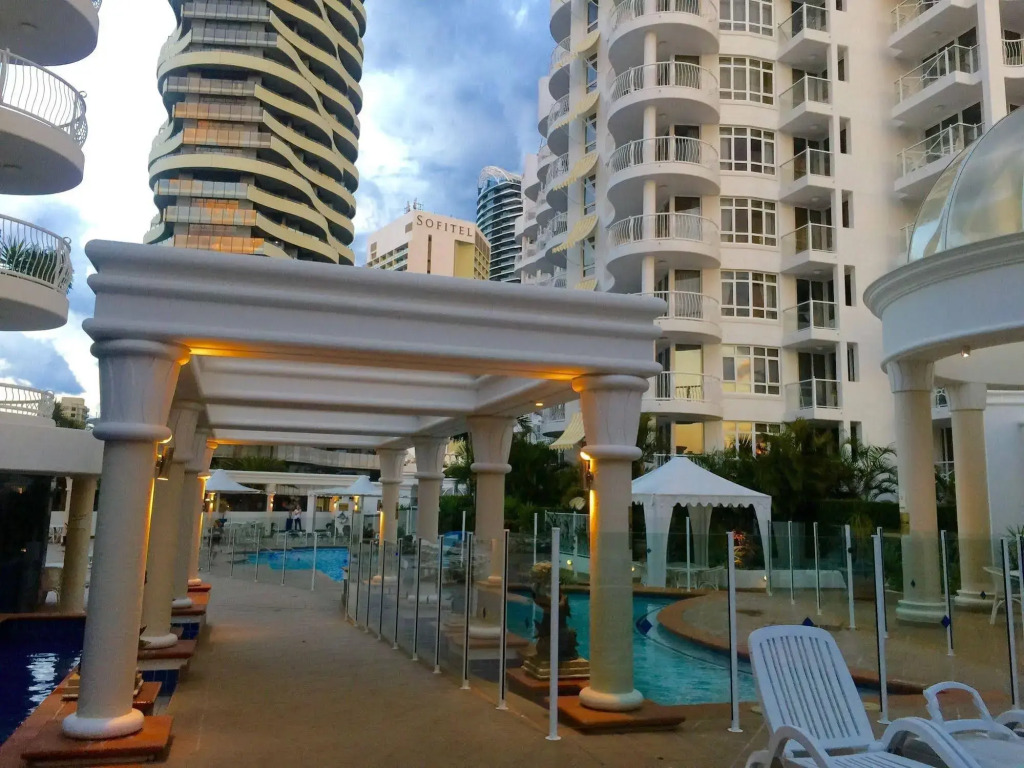 Broadbeach Holiday Apartments, Store 19