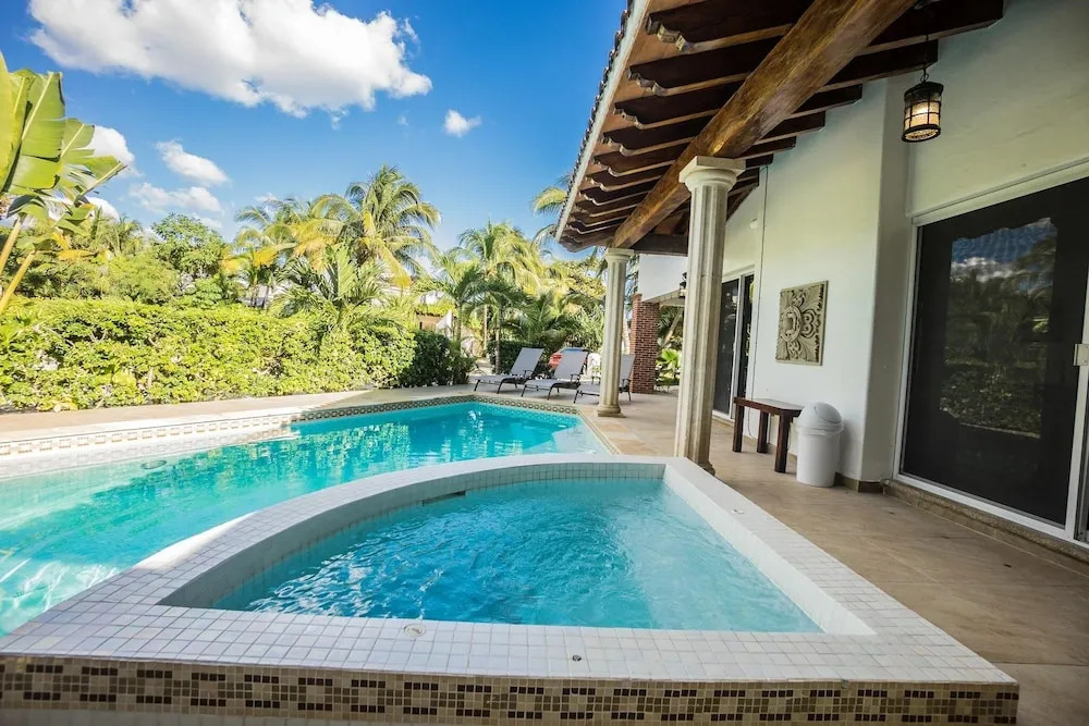 Casa Blanca 4 Bedroom Home